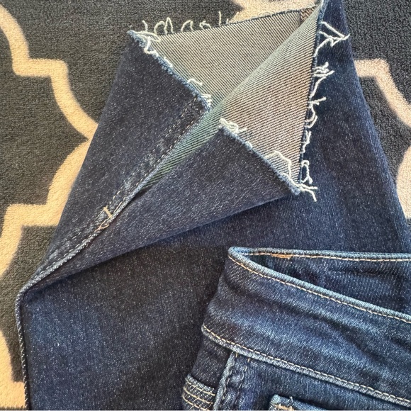 Judy Blue Cropped Straight jeans - Picture 2 of 6